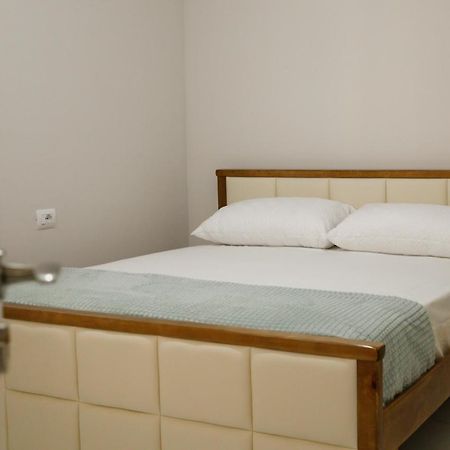 Logli Apartments Gjirokastër Esterno foto
