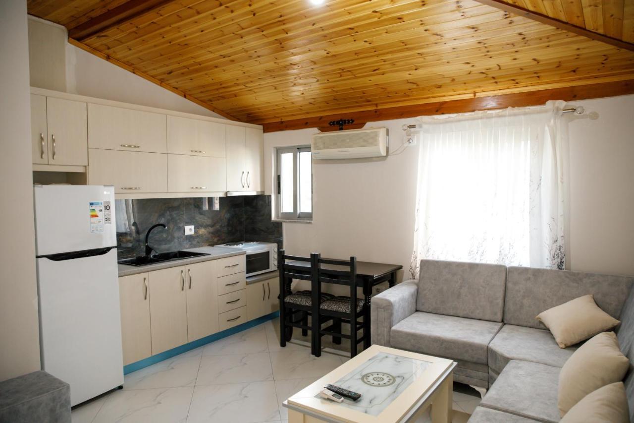 Logli Apartments Gjirokastër Esterno foto